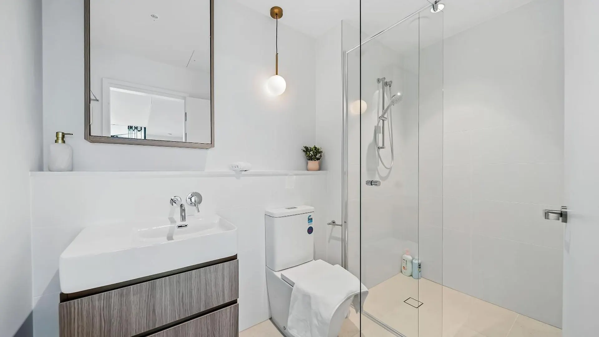 Luxurious 1 Bedroom Perth Cbd 0*,